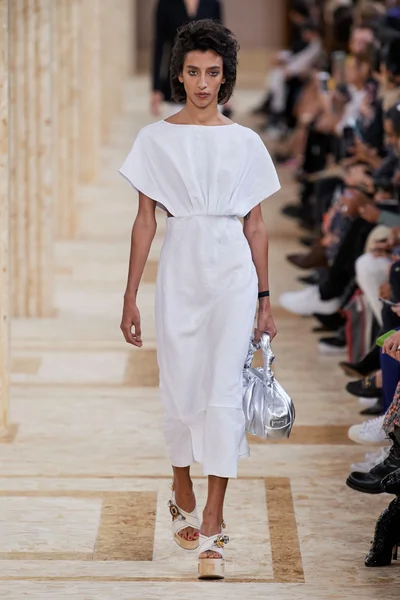 Look 52
